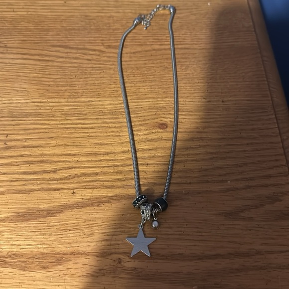 Dallas cowboys  necklaces only worn it once - Picture 4 of 5